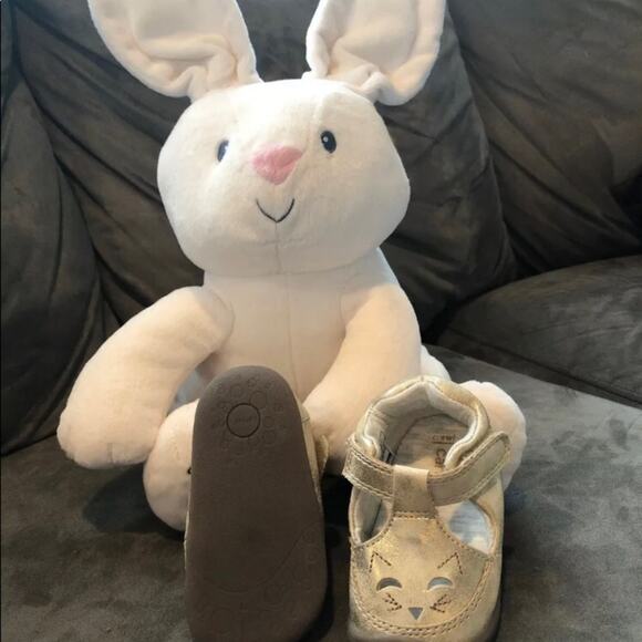 Carter’s Gold Crawling Shoes, Layla Infant Girl, 2 - Picture 3 of 5